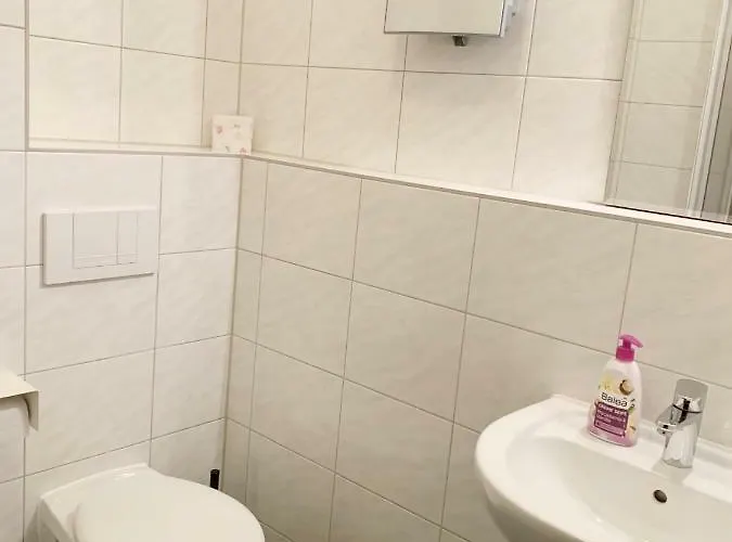 Adria Πανσιόν Γιένα